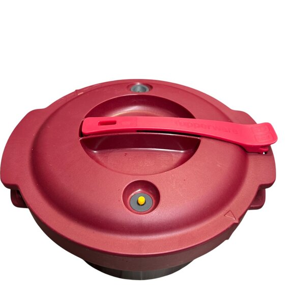 Tupperware Microwave 2 Quart Round Pressure Cooker - Picture 2 of 6